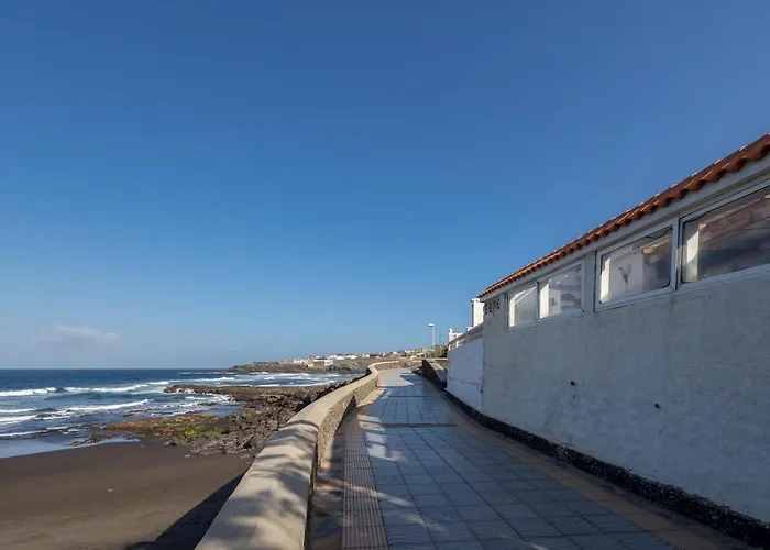Sea Views Private Terrace 2Br House Near The Beach